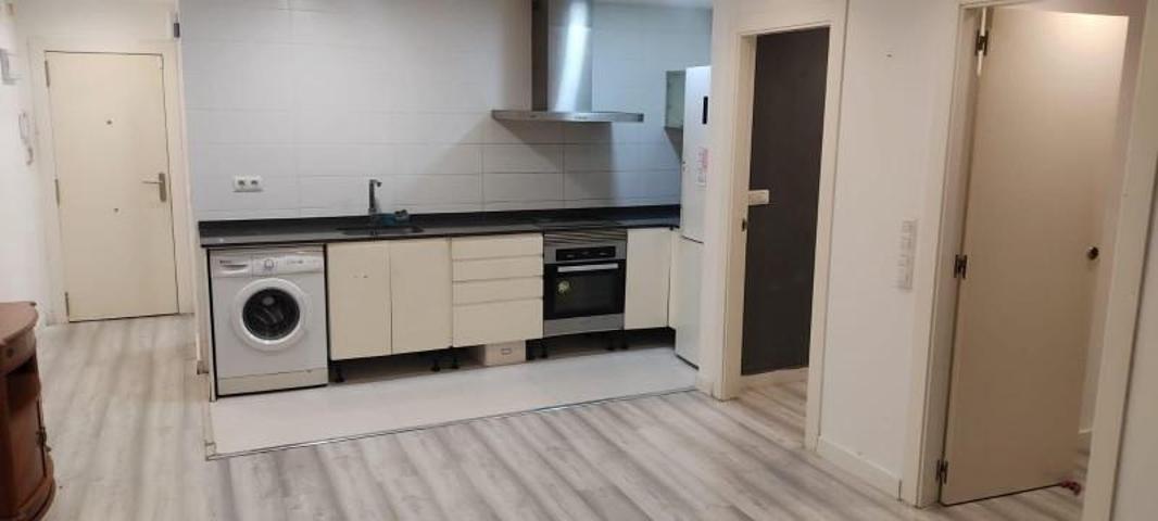 Piso en alquiler en Valencia, Nou Moles photo 0