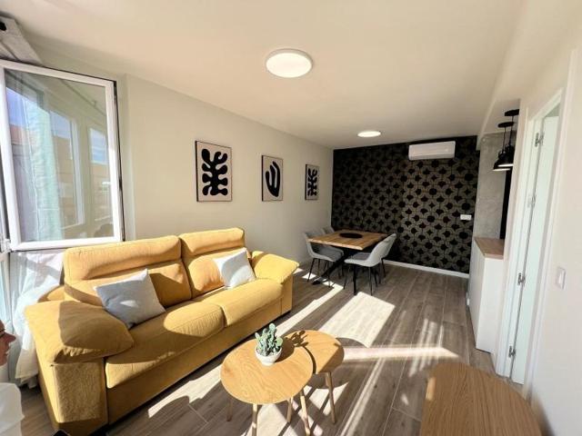 Piso en alquiler en Almería, Centro photo 0