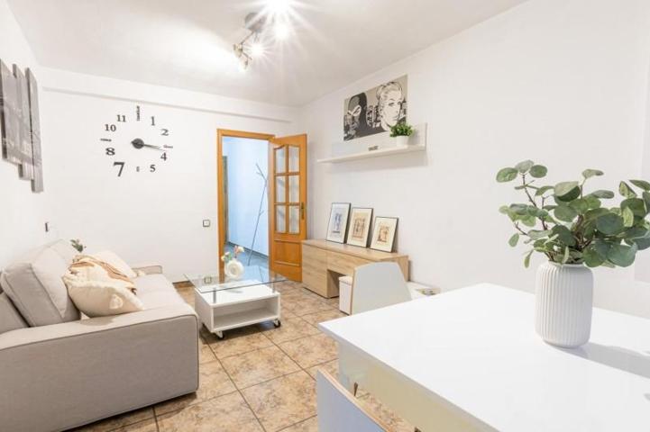 Piso en alquiler en Valencia, Russafa photo 0