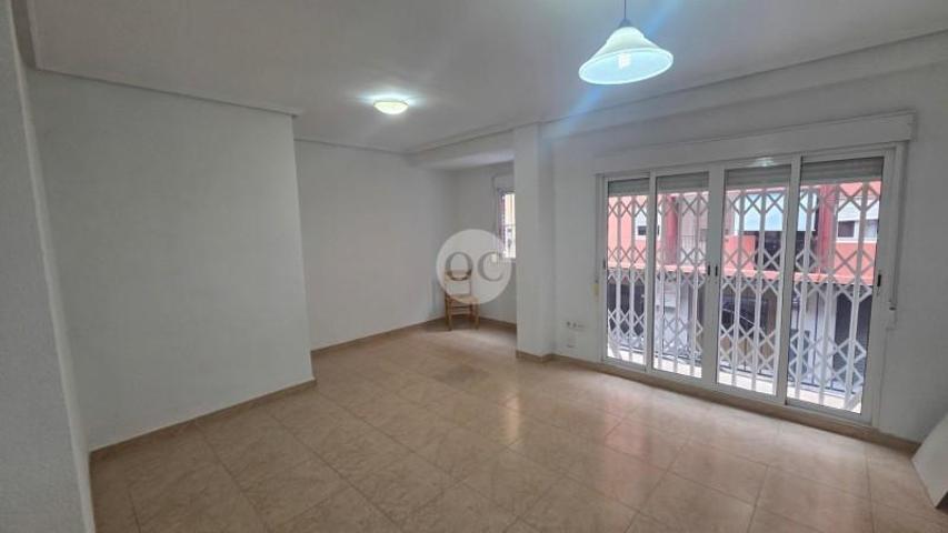 Piso en alquiler en Valencia, Nou Moles photo 0