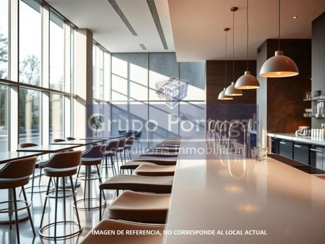 Local comercial en alquiler en Madrid, Valdebebas - Valdefuentes photo 0