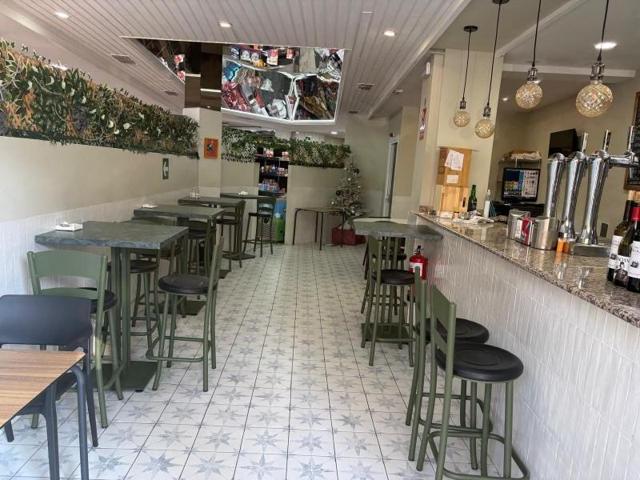 Local comercial en alquiler en Madrid, Pacífico photo 0