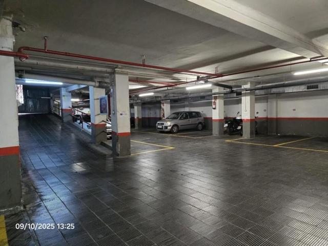 Parking en venta en Barcelona, Sants photo 0
