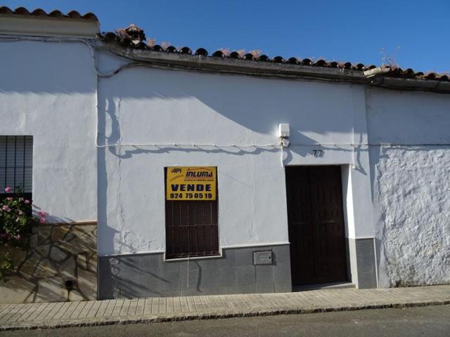 Casa en venta en Higuera la Real, Higuera La Real photo 0