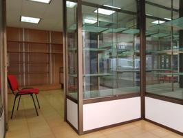 Local comercial en venta en Olesa de Montserrat, RAMBLA CATALUNYA photo 0