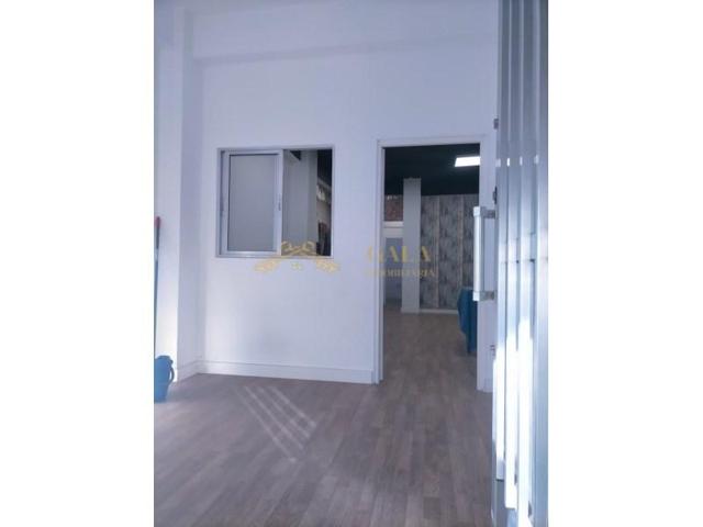 Local comercial en venta en Cáceres photo 0