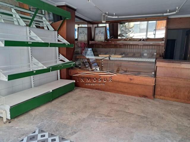 Local comercial en venta en Lucena, Lucena photo 0