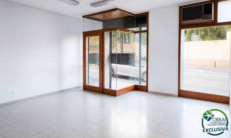 Local comercial en venta en Figueres, Centre photo 0