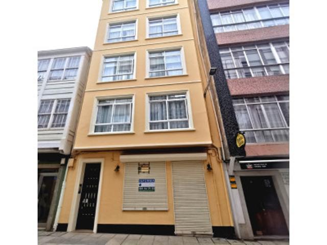 Local comercial en venta en Ferrol photo 0