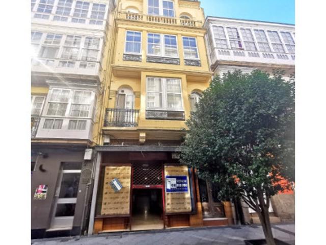 Local comercial en venta en Ferrol photo 0