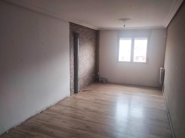Piso en venta en Villaquilambre, Villaquilambre photo 0