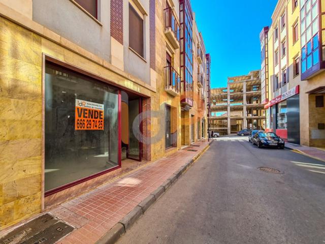 Local comercial en venta en Huércal-Overa, Centro photo 0