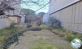 Terreno en venta en Figueres, Parc Bosc - Castell photo 0
