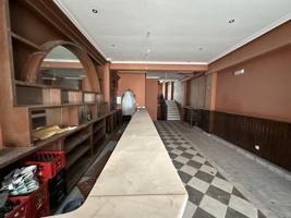 Local comercial en venta en Oviedo, Oviedo photo 0