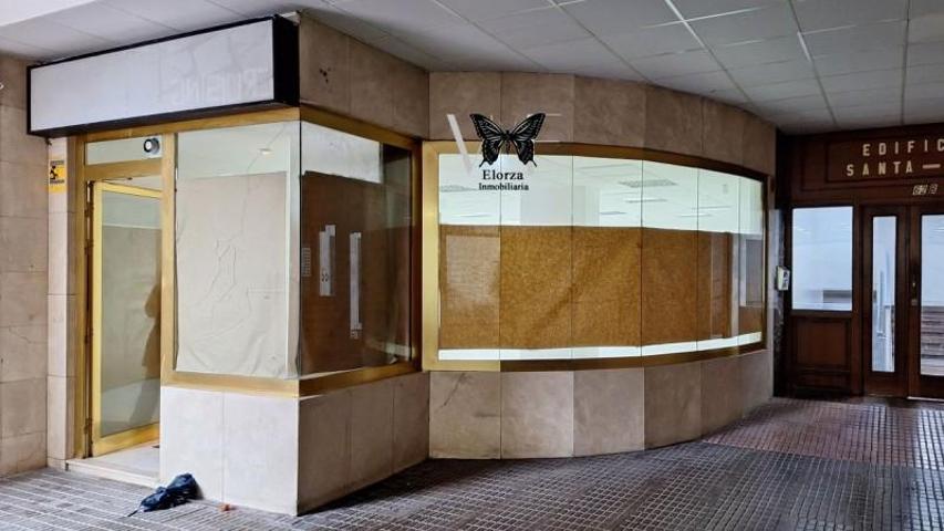 Local comercial en venta en Oviedo, General Elorza photo 0