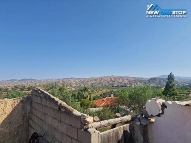 Casa con terreno en venta en Cantoria photo 0