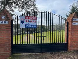 Casa con terreno en venta en Badajoz, Dehesilla de Calamón - Campomanes photo 0