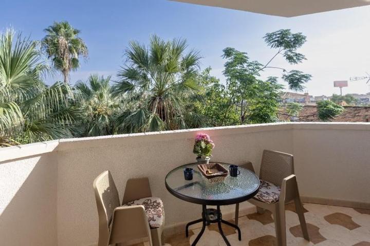 Apartamento en venta en Orihuela Costa, Campoamor photo 0