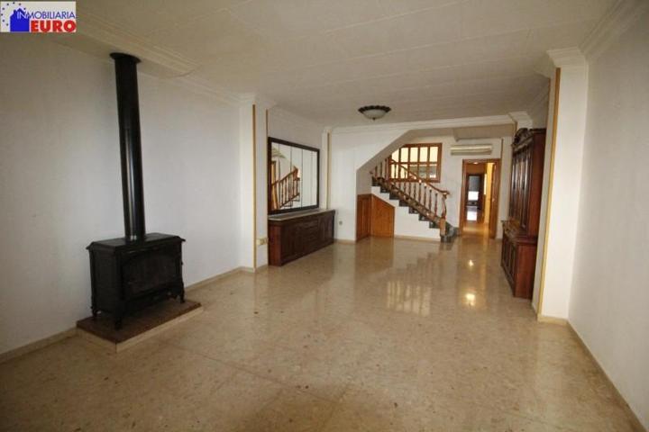 Casa en venta en Simat de la Valldigna, Comunidad valenciana photo 0