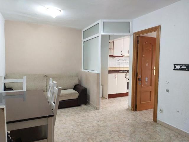 Piso en venta en Barcelona, Verdun photo 0