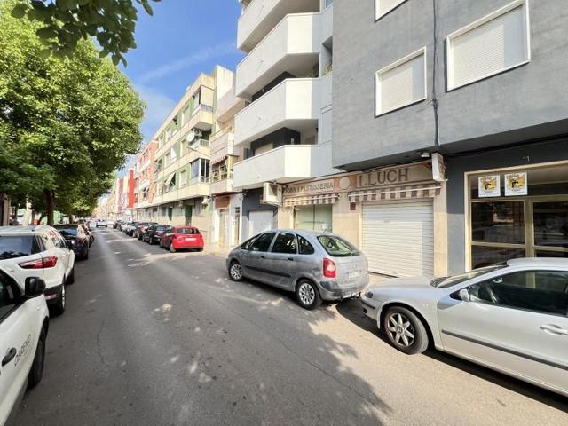 Local comercial en venta en Alzira photo 0