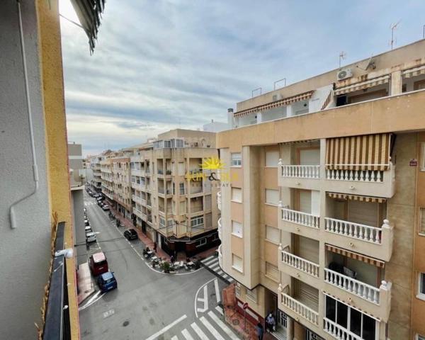 Apartamento en venta en Torrevieja, Curva del Palangre photo 0