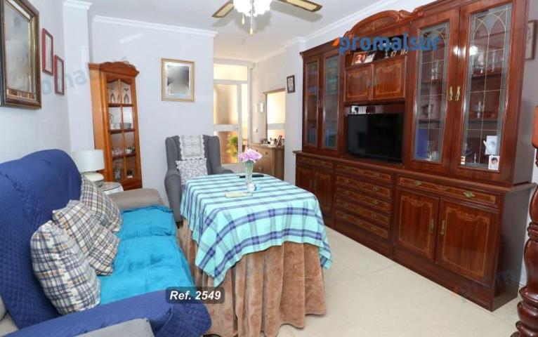 Casa en venta en Puente Genil, Centro photo 0