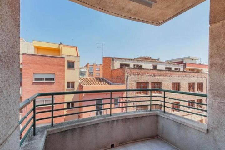 Piso en venta en Reus, Llevant photo 0