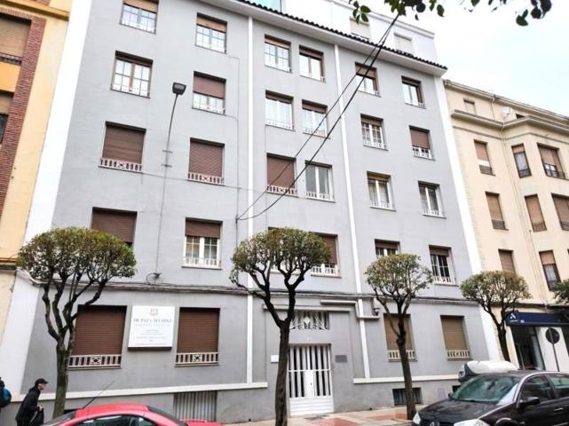 Piso en venta en León, Centro photo 0