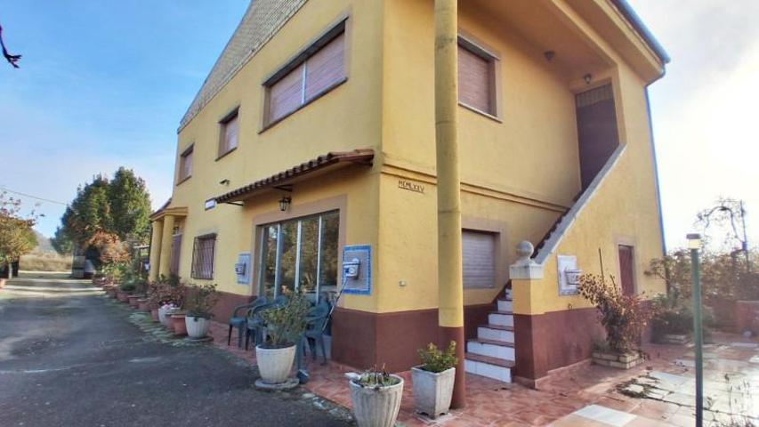 Casa con terreno en venta en Almenara de Tormes, Almenara de Tormes photo 0