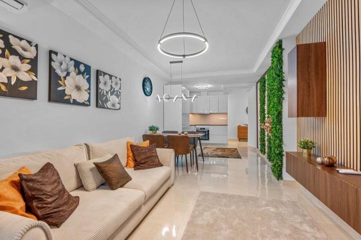 Apartamento en venta en Torrevieja, Torrevieja photo 0