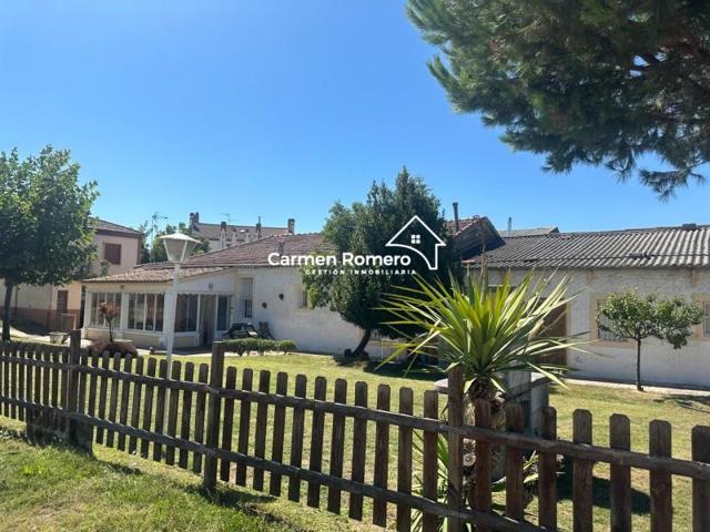 Chalet en venta en Babilafuente, Babilafuente photo 0