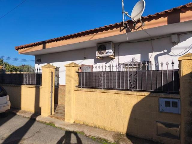 Casa en venta en Sevilla, Ctra. Carmona - Otras Zonas photo 0