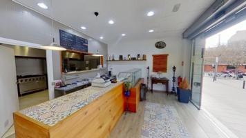 Local comercial en venta en Castelldefels, Muntanyeta photo 0