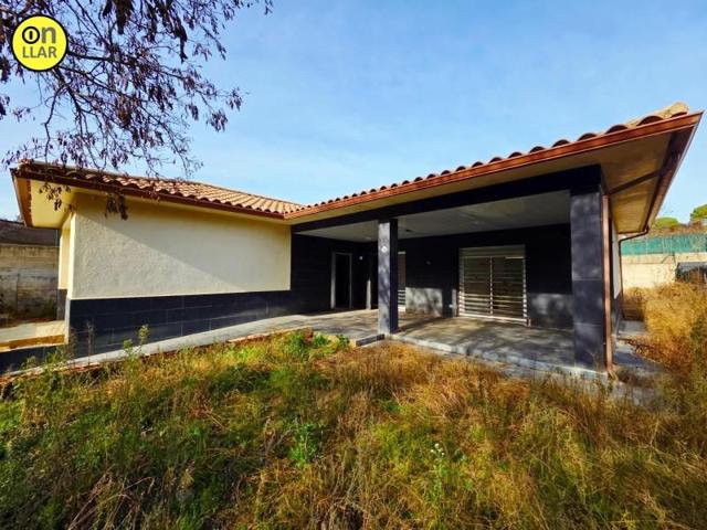 Casa en venta en Vidreres, La Goba photo 0