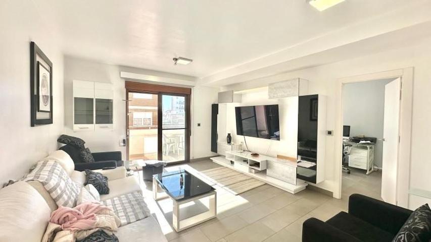 Apartamento en venta en Torrevieja, Torrevieja photo 0