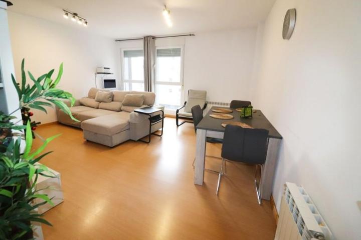 Piso en venta en Vitoria-Gasteiz, Salburua photo 0