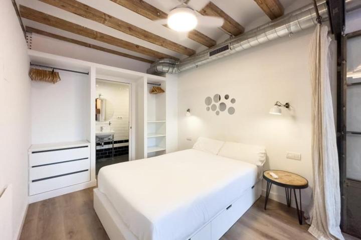 Piso en venta en Barcelona, El Raval photo 0