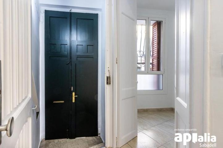 Planta baja en venta en Sabadell, Creu alta photo 0