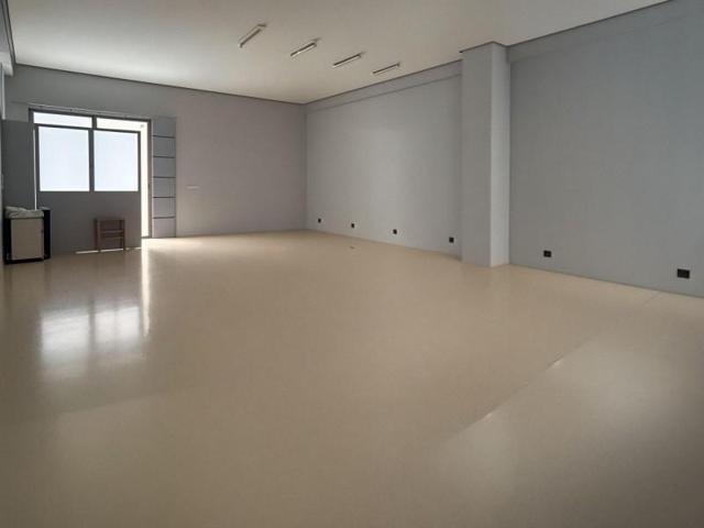 Local comercial en venta en Madrid, Palacio photo 0