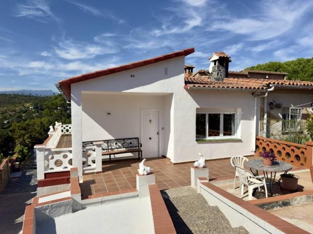 Adosada en venta en Maçanet de la Selva, Residencial Park photo 0