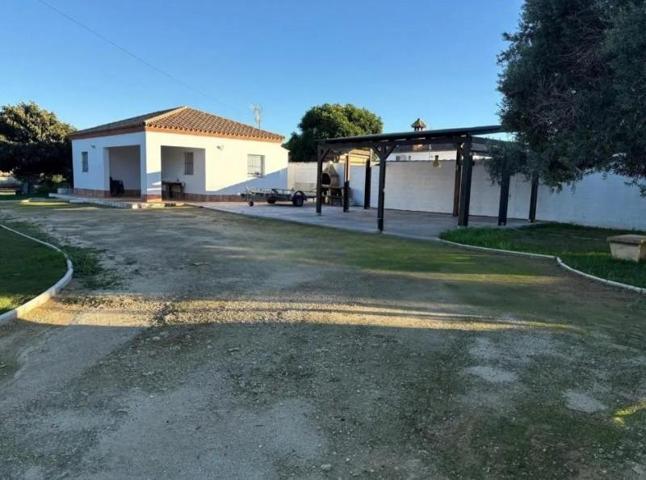 Chalet en venta en Chiclana de la Frontera, Las Lagunas - Campano photo 0