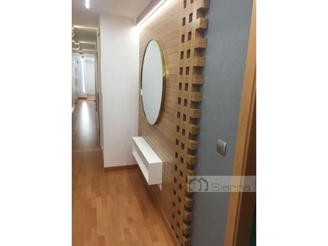 Aticos en venta en Sarria photo 0