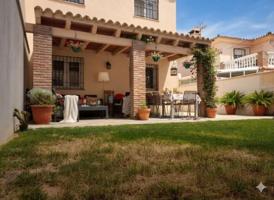 Adosada en venta en La Línea de la Concepción photo 0