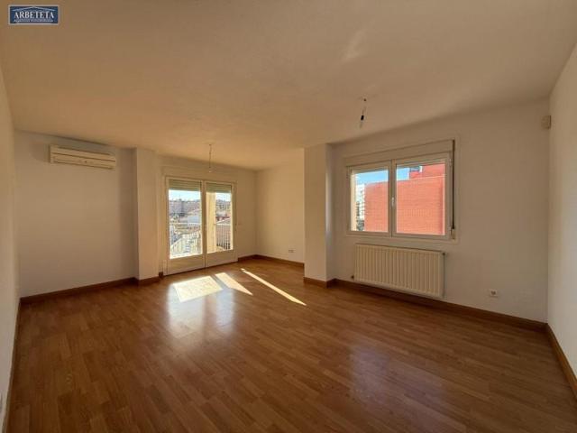 Piso en venta en Guadalajara, Los Valles-Sanz Vázquez-El Fuerte photo 0