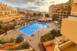 Apartamento en venta en Arona, Los Cristianos photo 0