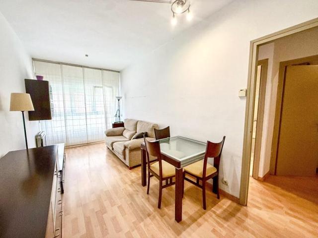 Piso en venta en Barcelona, El Guinardó photo 0
