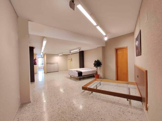 Local comercial en venta en Manresa, Casc Antic photo 0