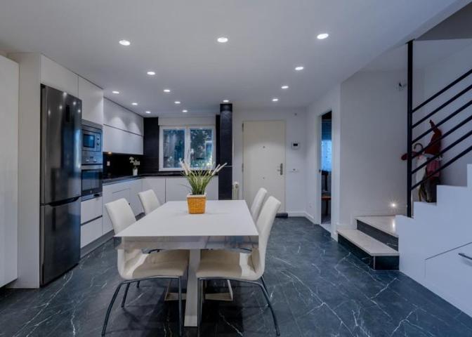 Adosada en venta en Lardero, AVENIDA MADRID photo 0