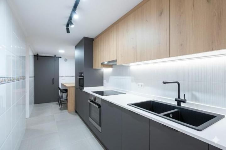 Piso en venta en Valencia, El Cabanyal-El Canyamelar photo 0